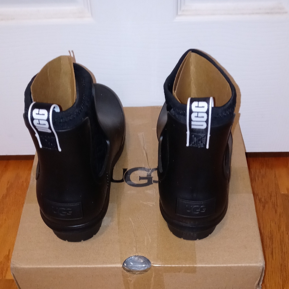 Women 🆕 UGG Chevonne Rain Boots